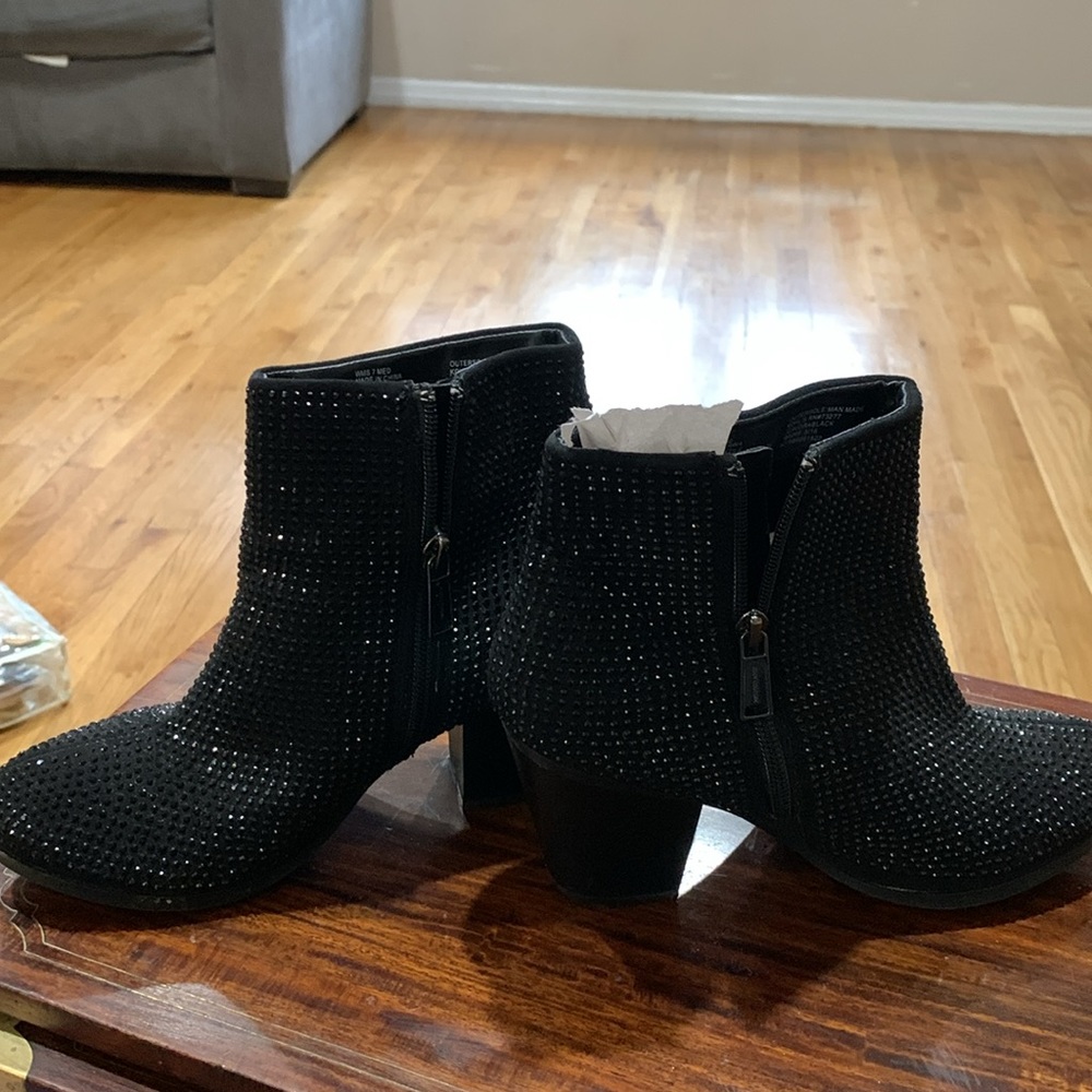 Woman’s boot - Picture 3 of 8